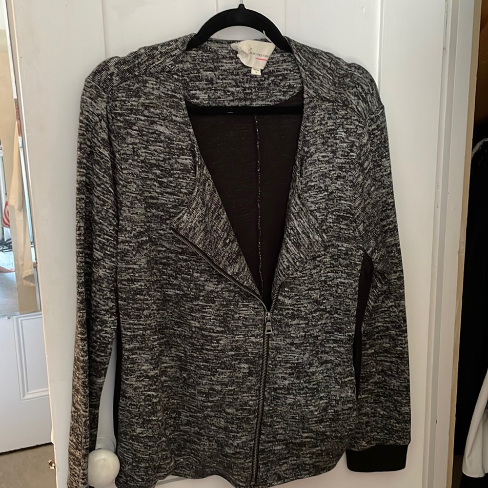 Two by Vince Camuto zip up sweater jacket - Large